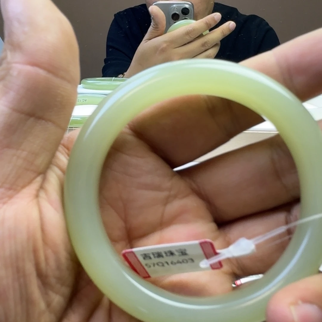 M***.和田玉（糖玉）未镶嵌手镯