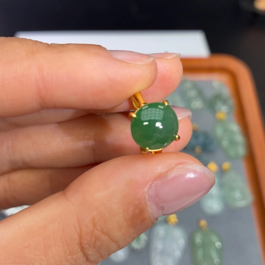 翡翠银S925镶嵌颈饰蛋面满绿