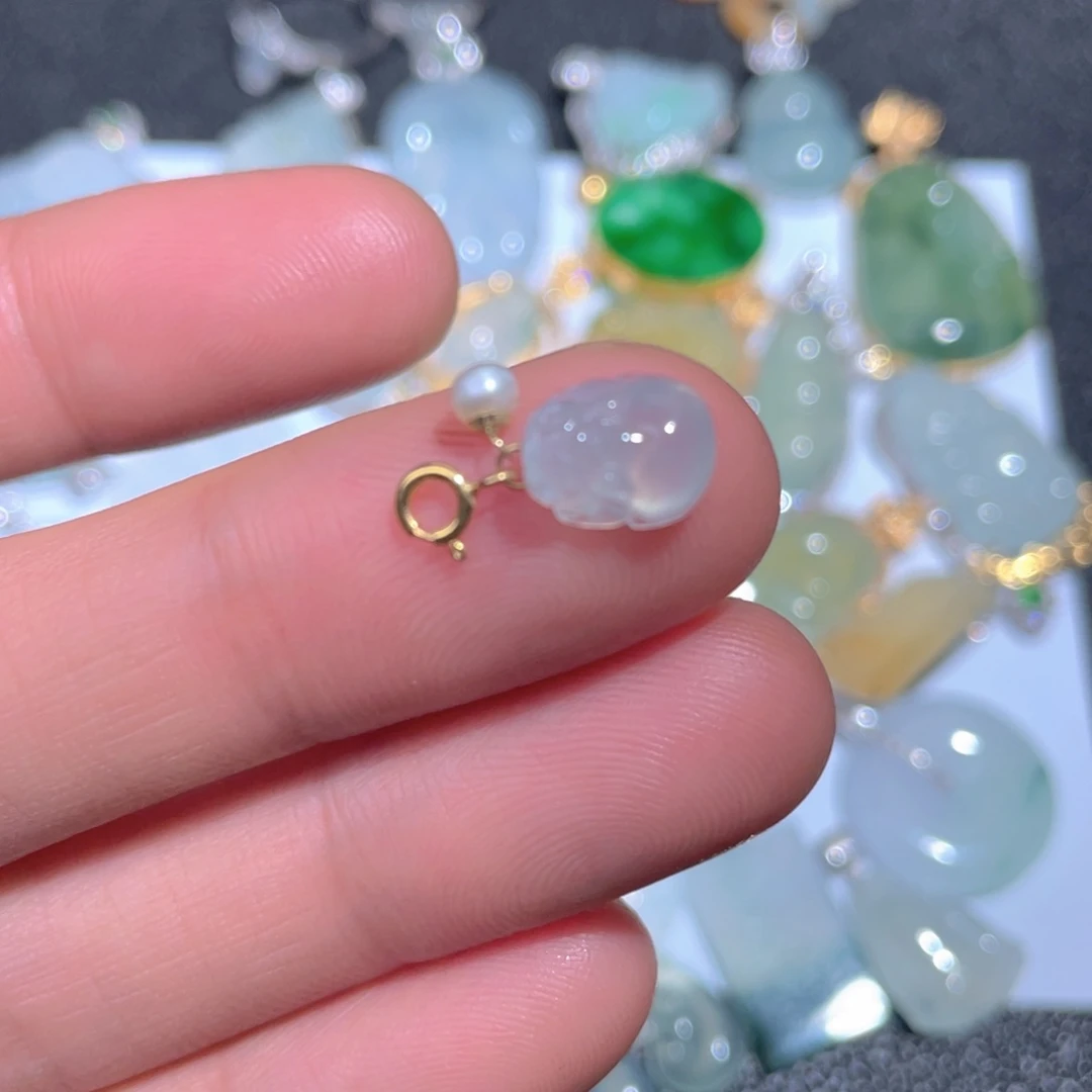 翡翠颈饰18K金镶嵌翡翠