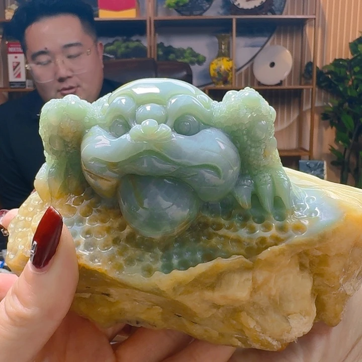 蛇纹石玉摆件未镶嵌好**临