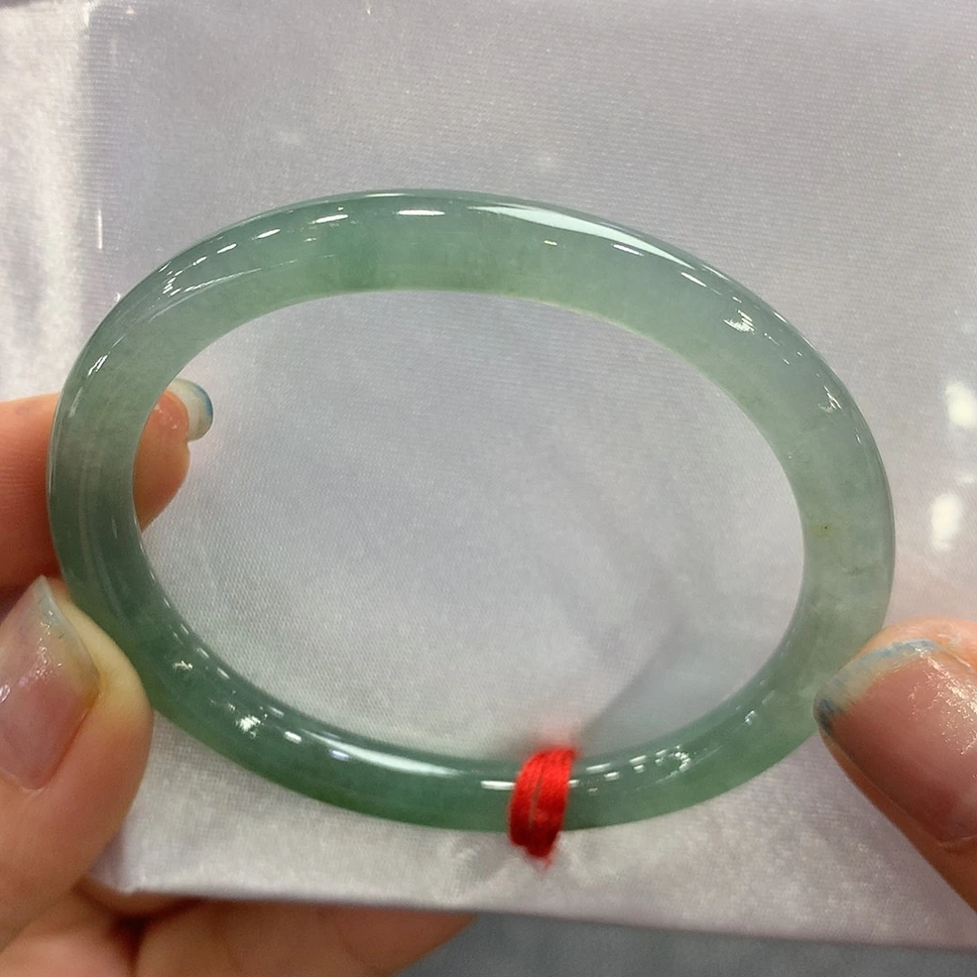 翡翠未镶嵌手镯51贵妃