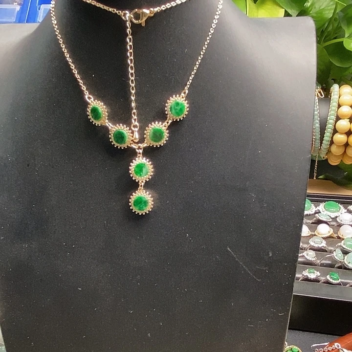 翡翠颈饰合金绿项链