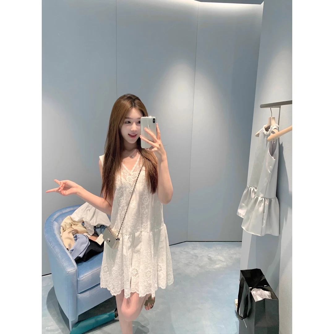 韩国小众拼接蕾丝白色裙子提花夏季新款百褶不对称背心连衣裙女