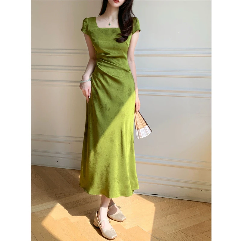 2025夏季新斜裁【翡绿色】优雅缎面提花方领短袖连衣裙复古中长裙