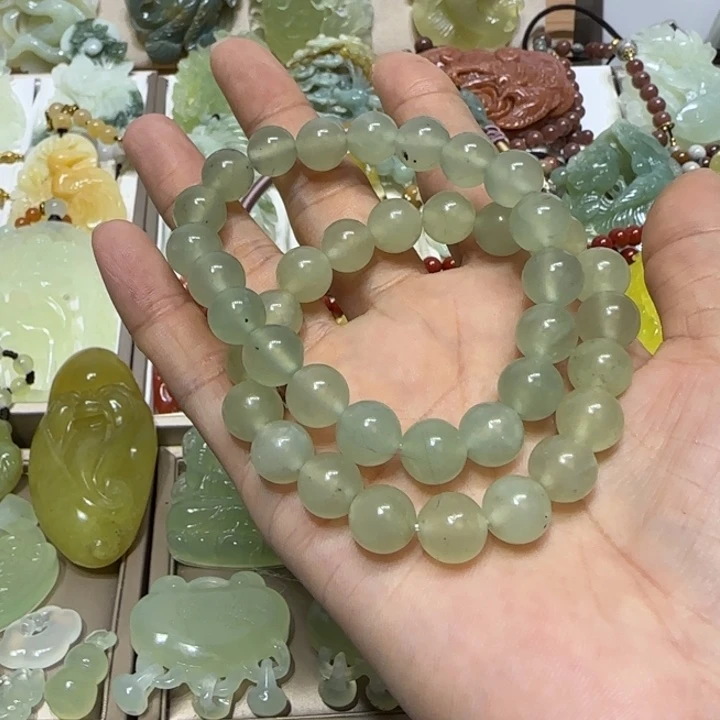 蛇纹石玉吊坠未镶嵌