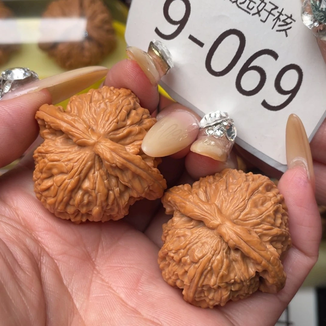 文玩核桃把件38白狮子