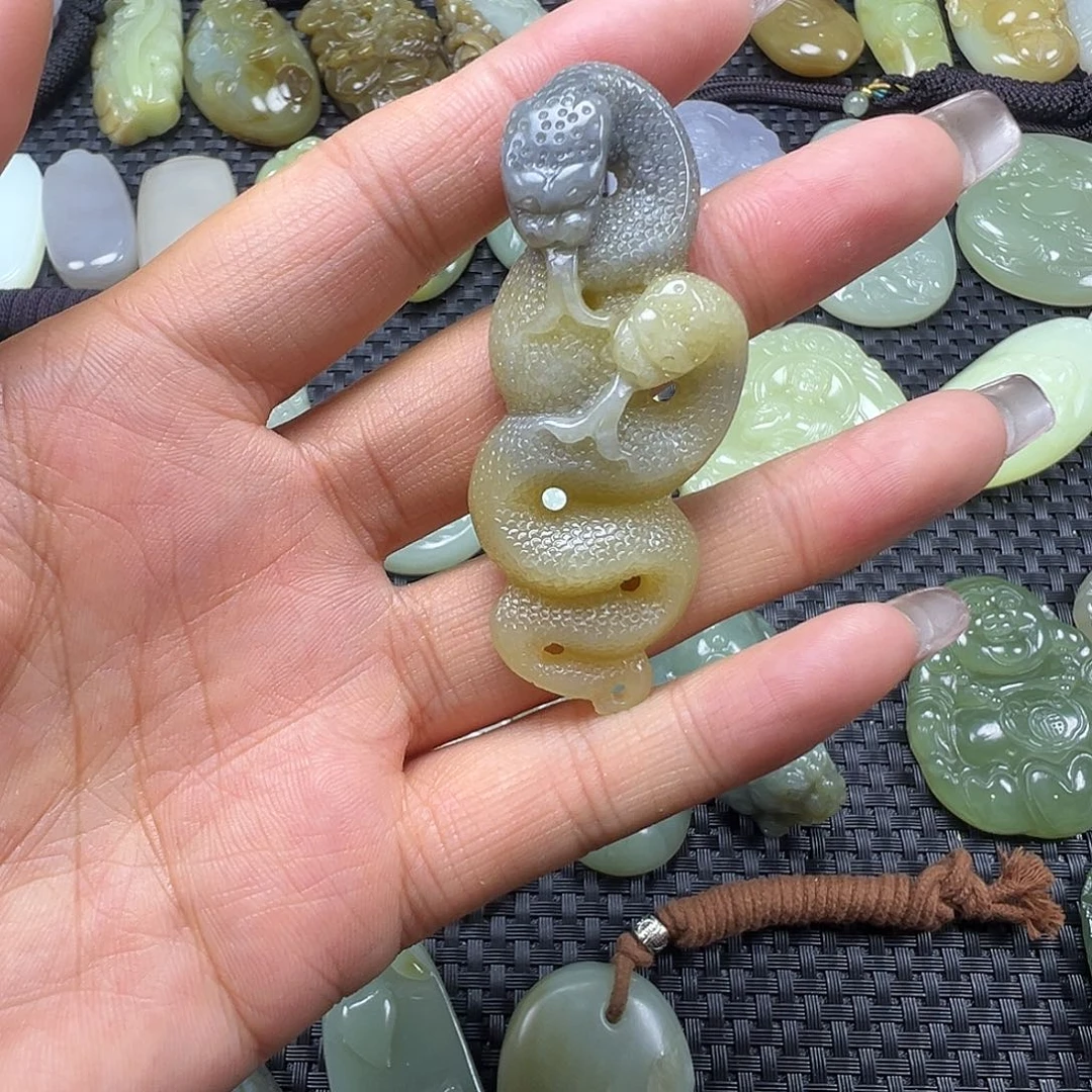 和田玉未镶嵌吊坠(不含链)卡63.8