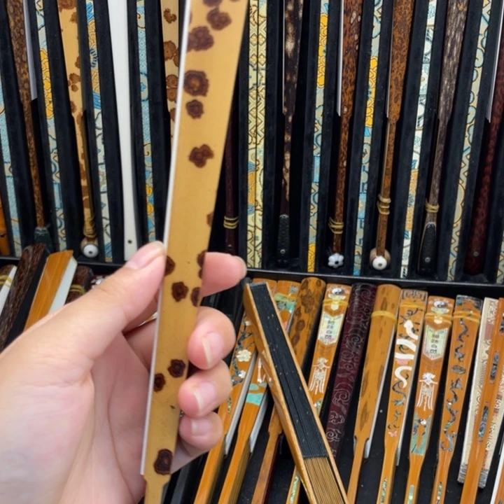十***安扇子啦啦啦叽叽咕咕了可口可乐了了