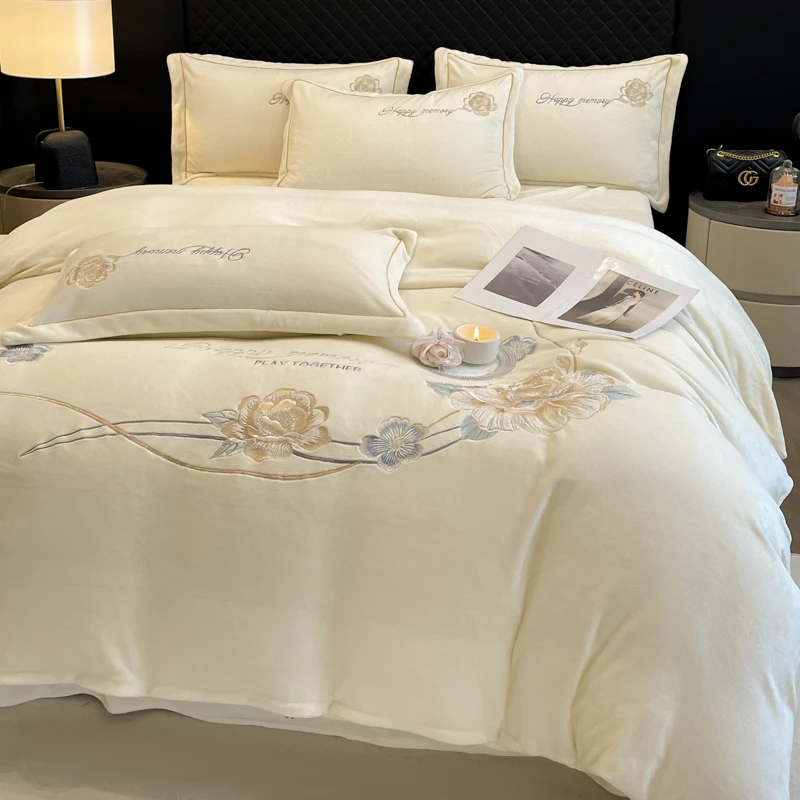 【高端品牌家纺】冬季加厚牛奶绒绣花绒保暖秋冬柔软四件套加重加绒