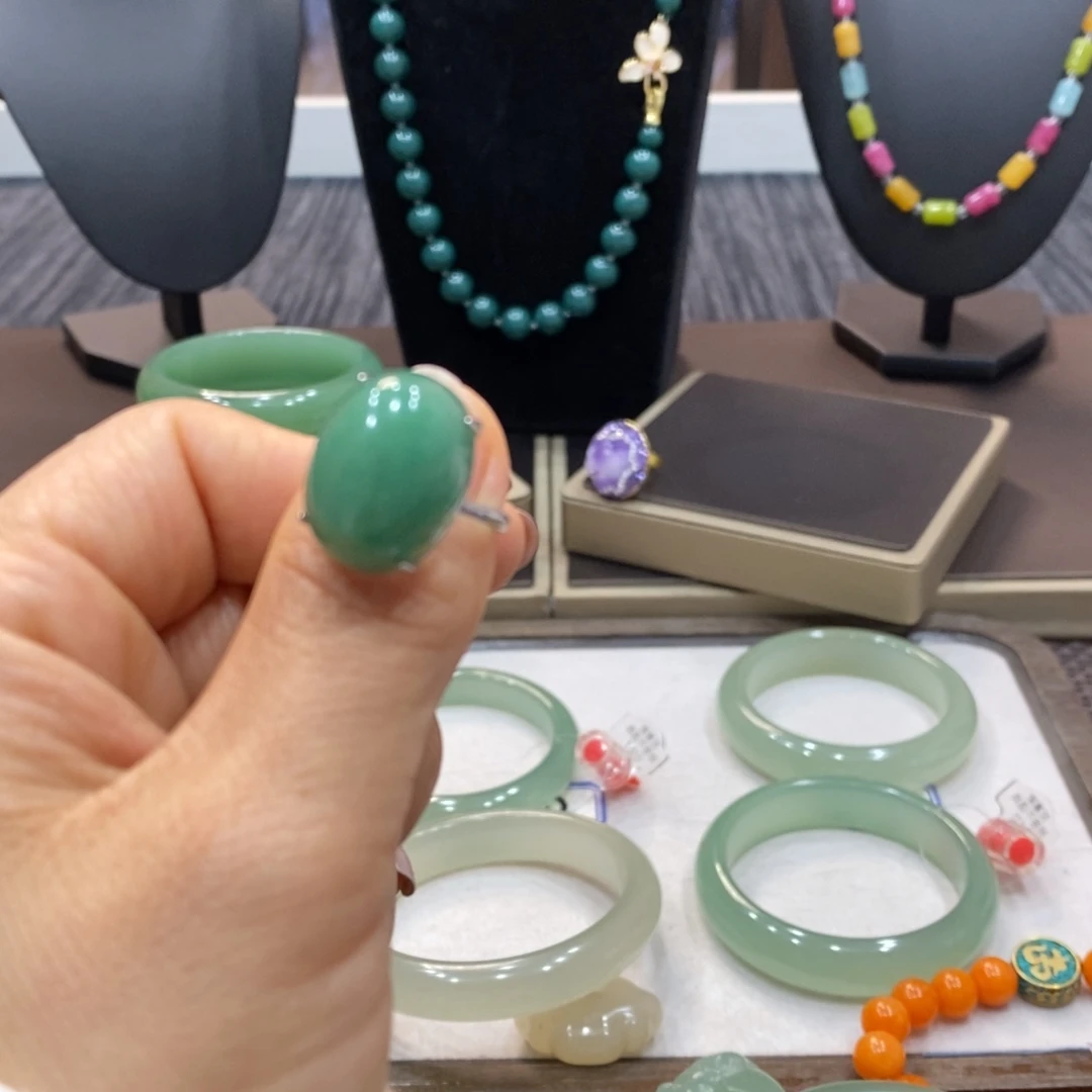 心***美石英质玉未镶嵌戒指