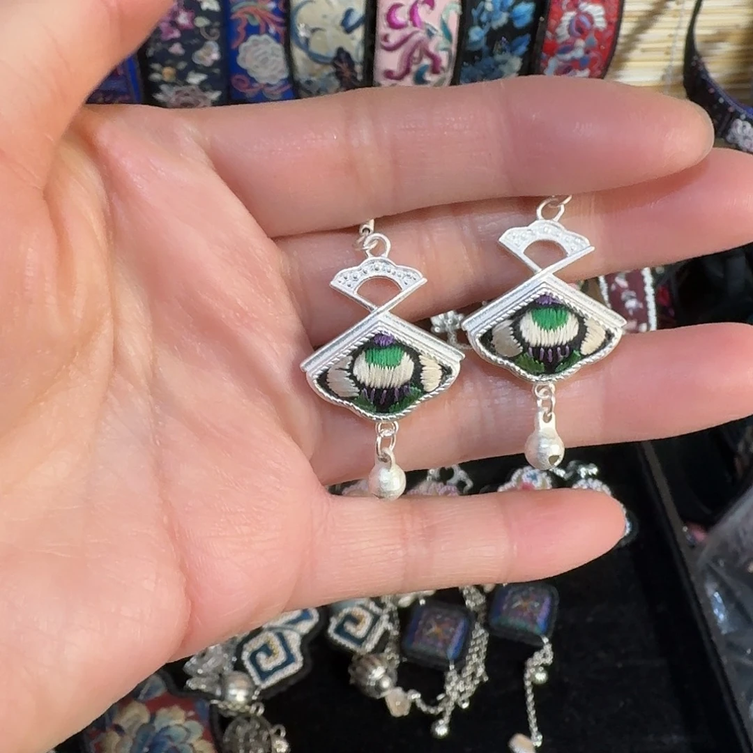 织绣民族风刺绣耳环