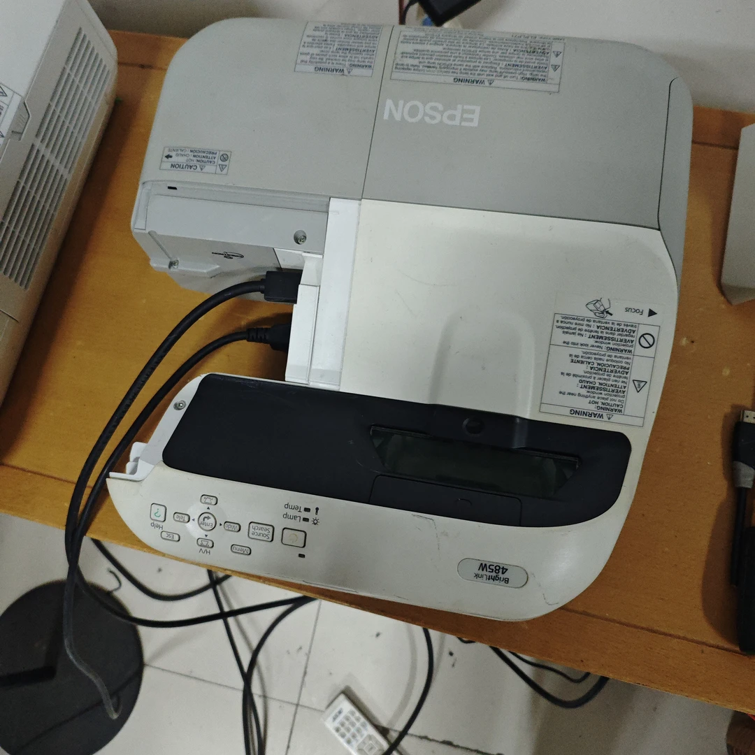 高清超短焦投影仪运费到付