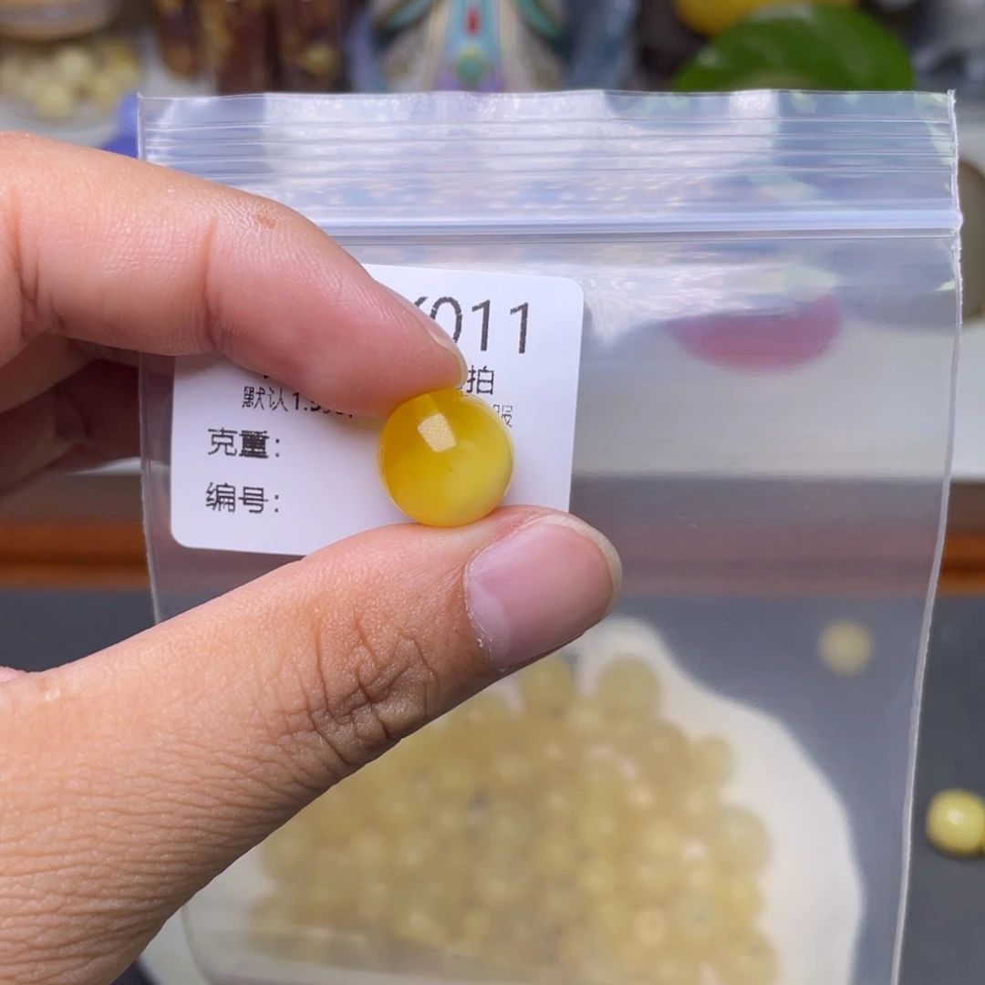琥珀未镶嵌珠宝奇石