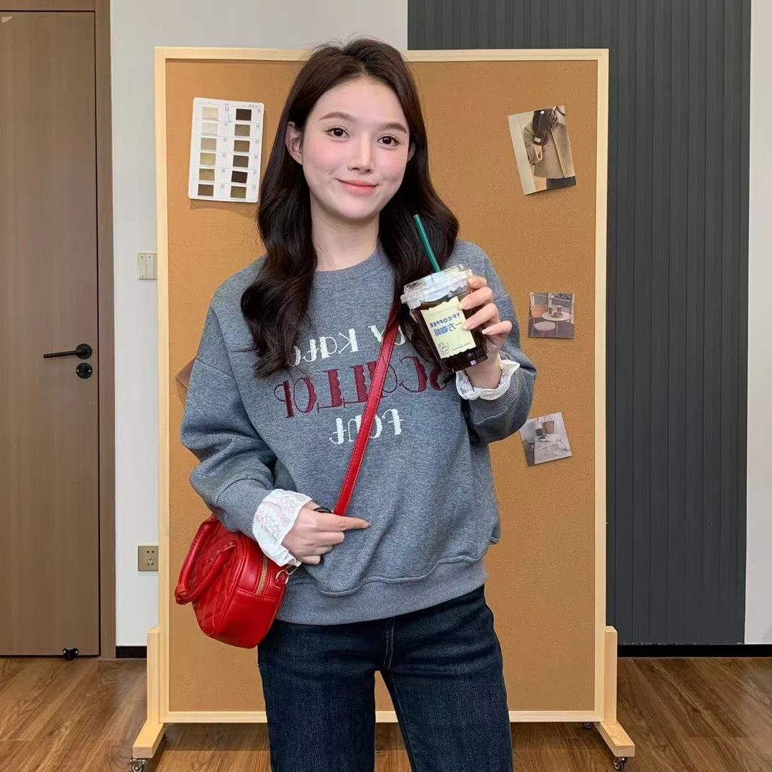 小羽酱小个子定制秋冬韩系休闲字母刺绣蕾丝拼接袖口加绒套头卫衣