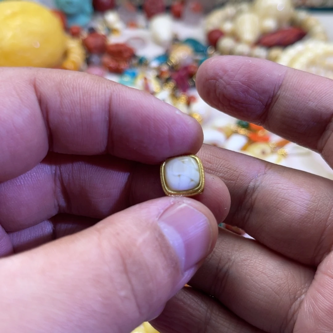 琥珀未镶嵌珠宝奇石53