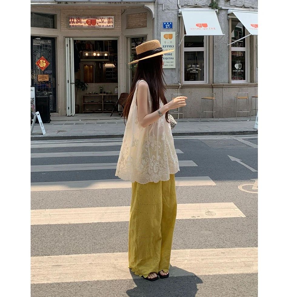 慵懒独特漂亮套装法式蕾丝背心上衣阔腿裤海边度假穿搭两件套夏季