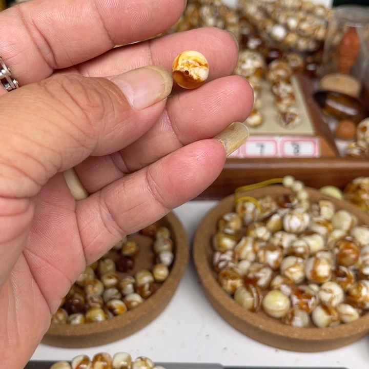 未镶嵌琥珀裸石11号