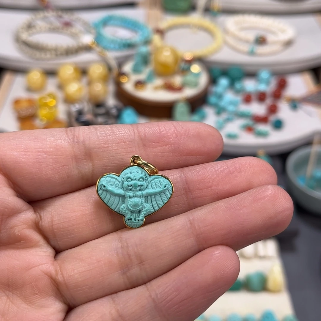 绿松石未镶嵌雕刻件