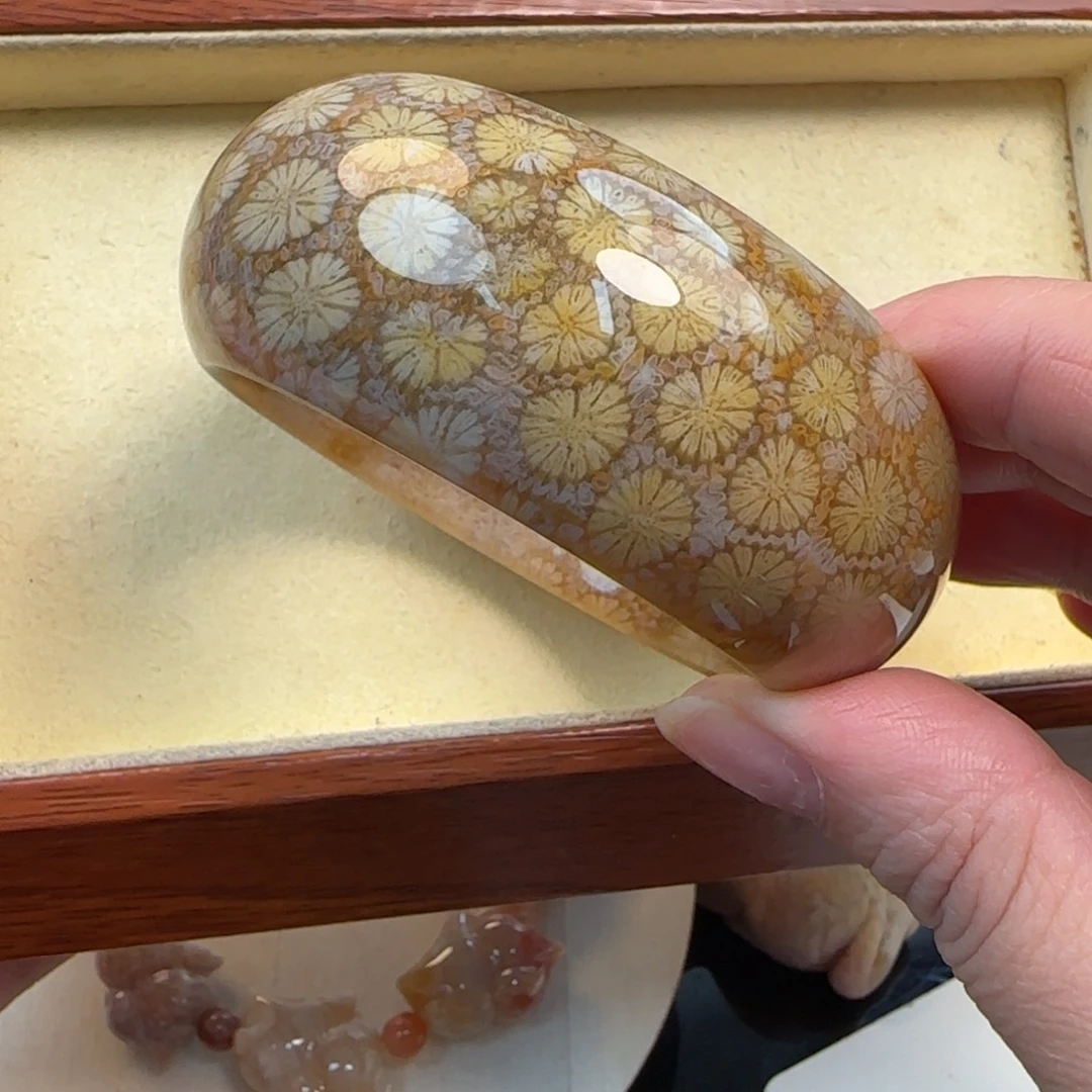 硅化珊瑚（珊瑚玉）未镶嵌手镯54-55圈