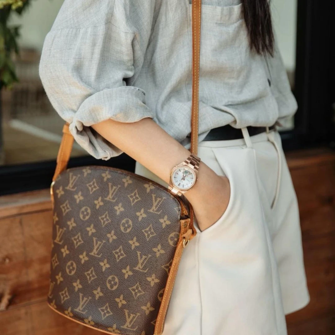 95新 LouisVuitton/路易威登 大吉中古/LV老花酒壶斜挎包