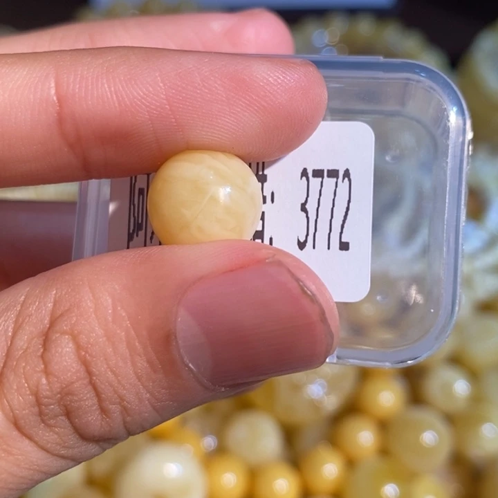 琥珀未镶嵌珠宝奇石3772
