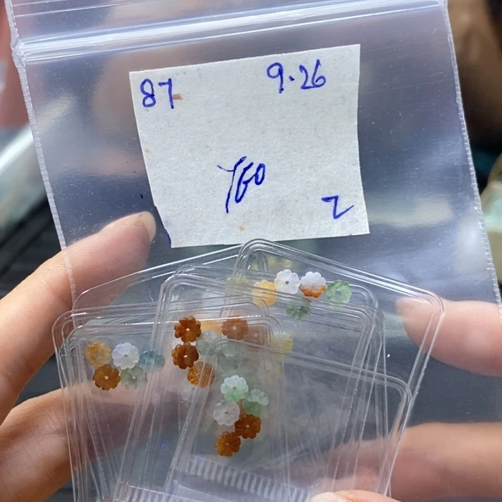 夭***苒定制翡翠未镶嵌不退