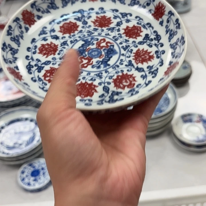 瓷片釉里红缠枝莲大胡乘景德镇