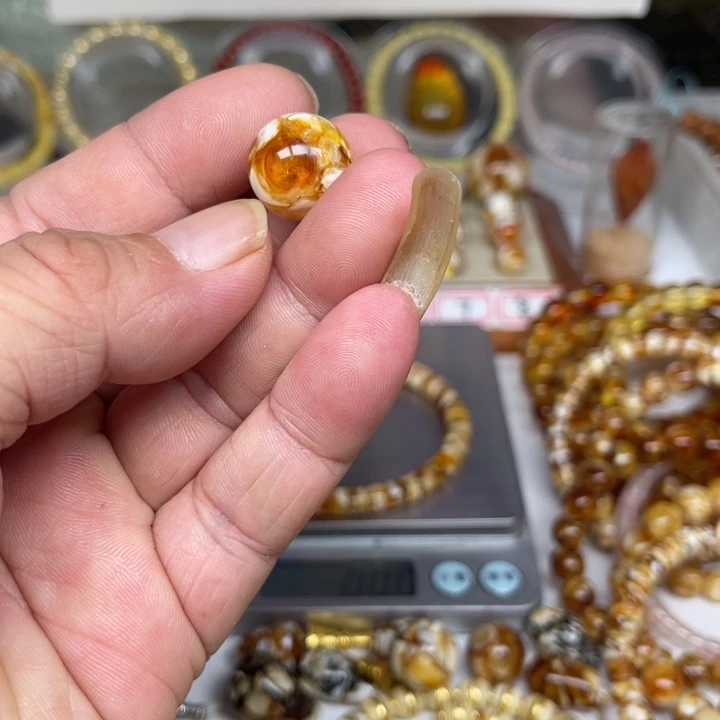 J***n琥珀未镶嵌裸石69号