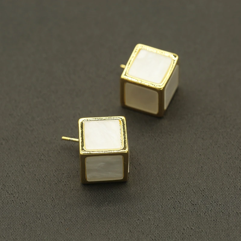 中古款水立方耳钉A04