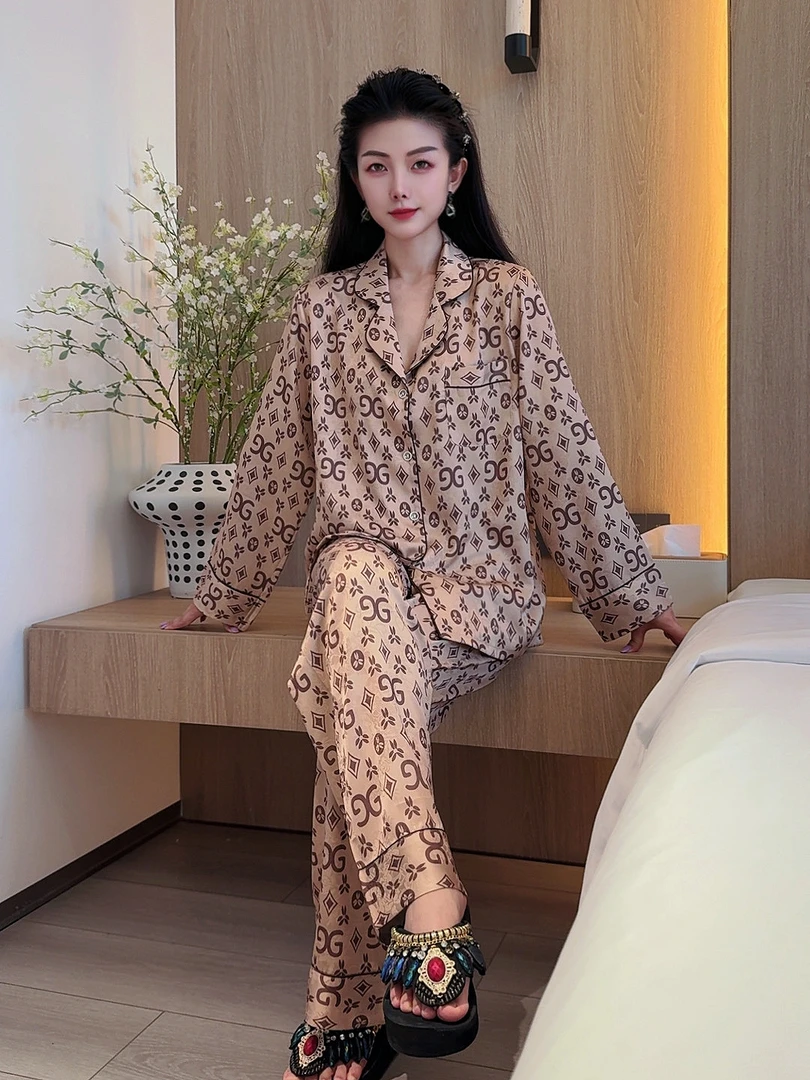 【星途】包括女士家居服翻领长袖女睡衣秋冬家居服时尚丝滑