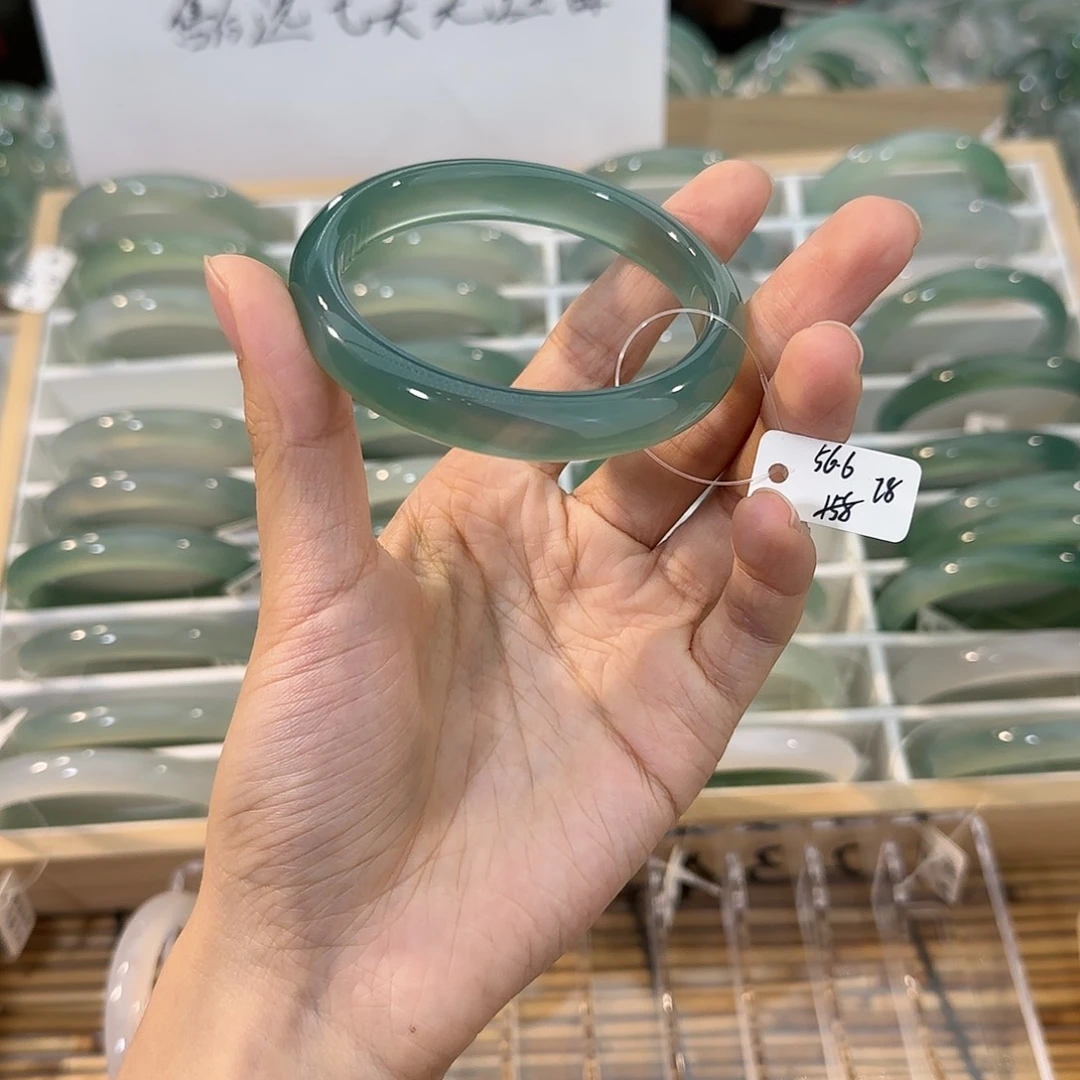 玛瑙/玉髓未镶嵌手镯圈口56.6
