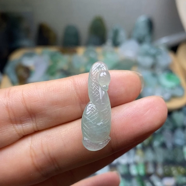 颈饰未镶嵌翡翠蛇