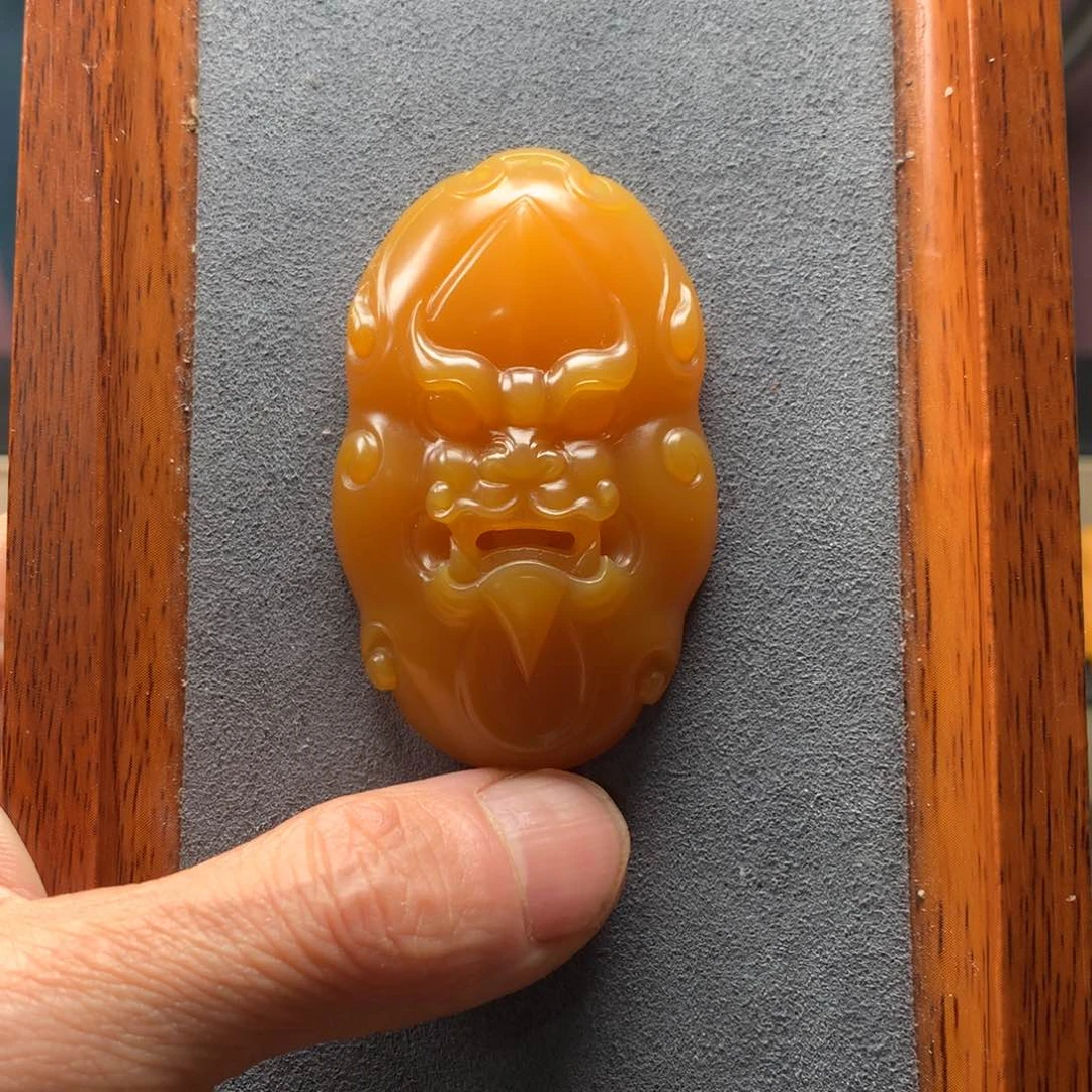 石英质玉配饰未镶嵌人**生