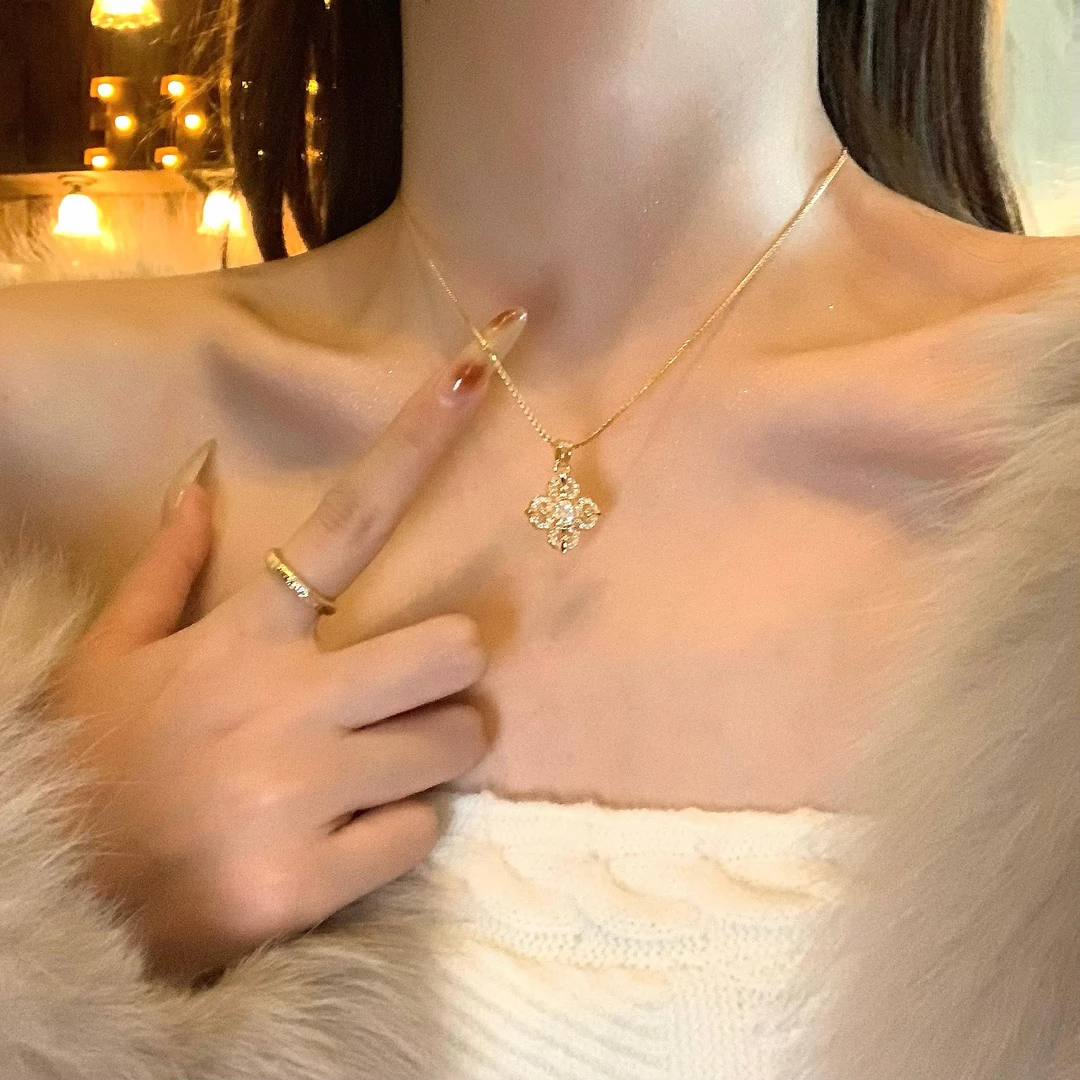 铜合金项链 香槟恋人 金色闪锆四叶草项链复古精致古法高级感配饰