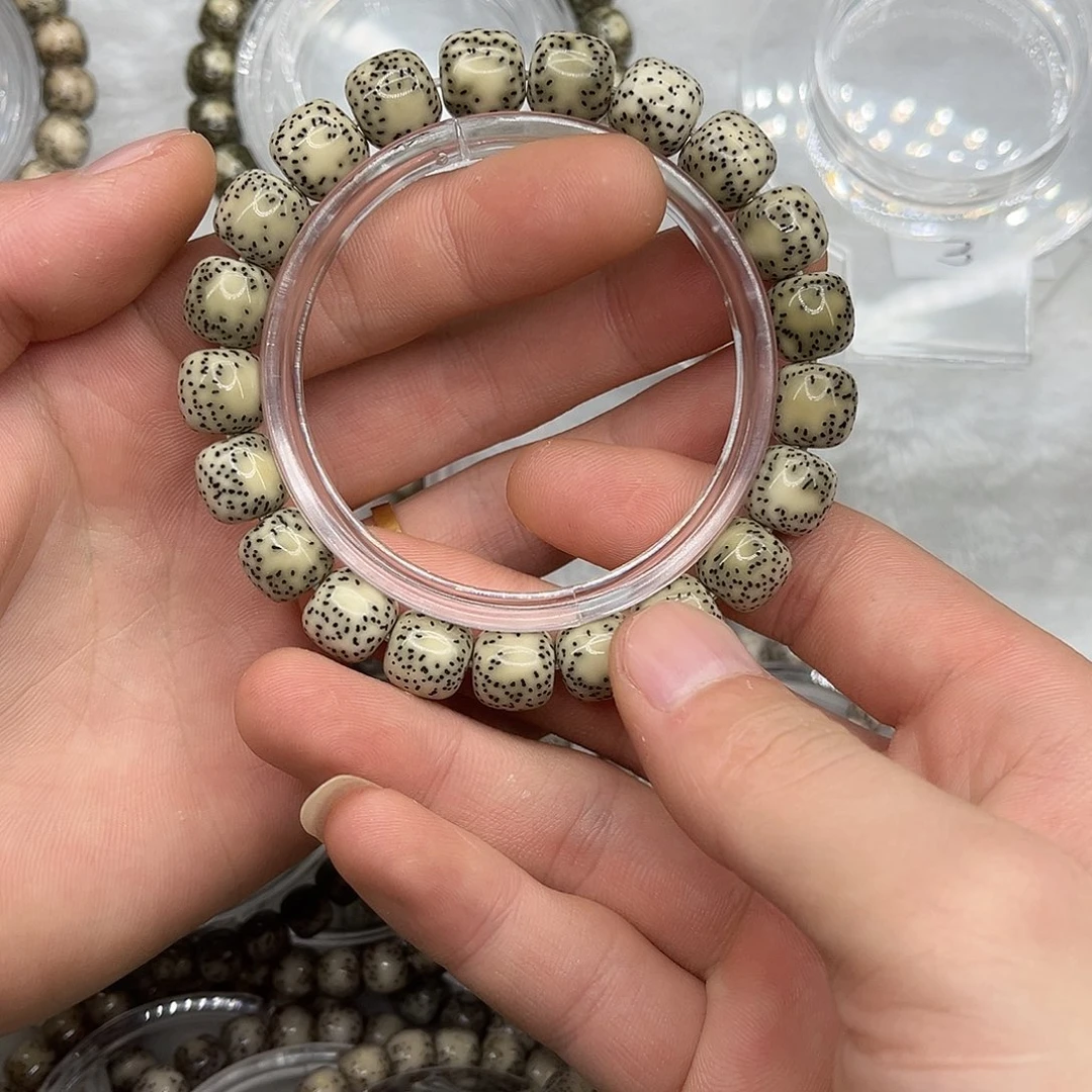 玩***客星月菩提手串11*10绿冰双留白