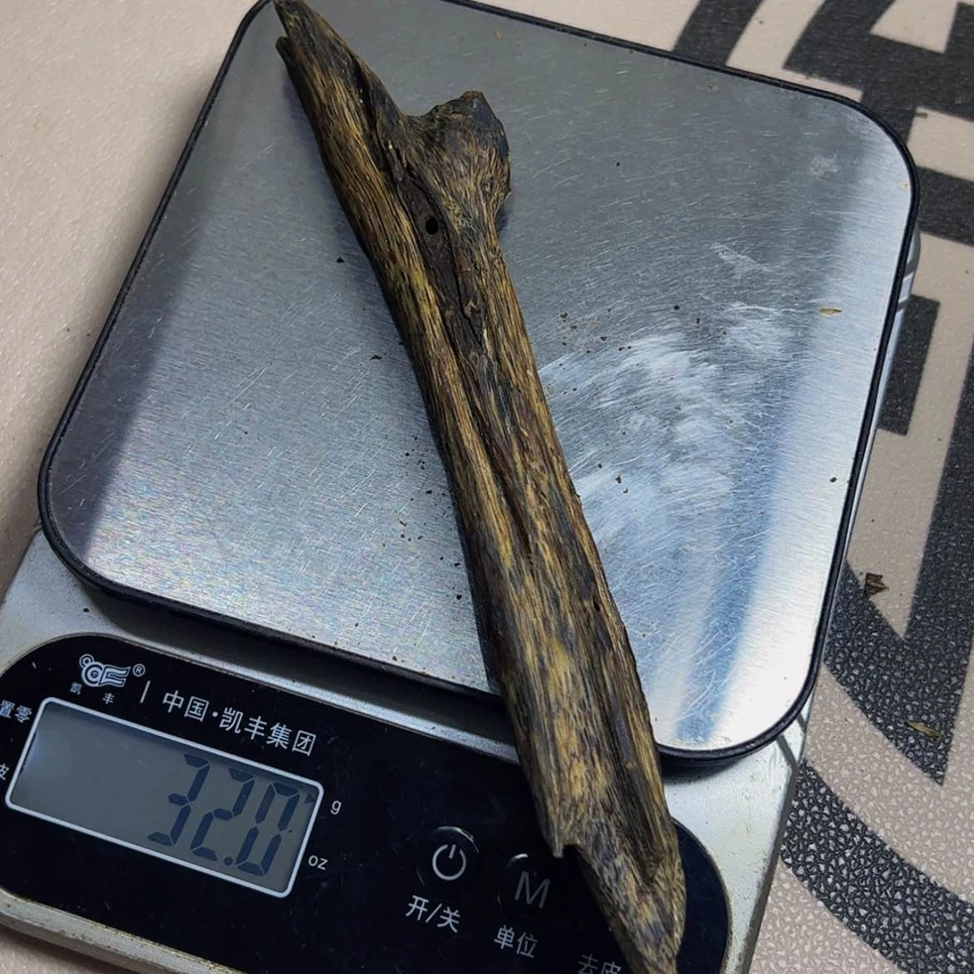 【闪购商品】沉香手把件胡*棋楠沉香虫漏料