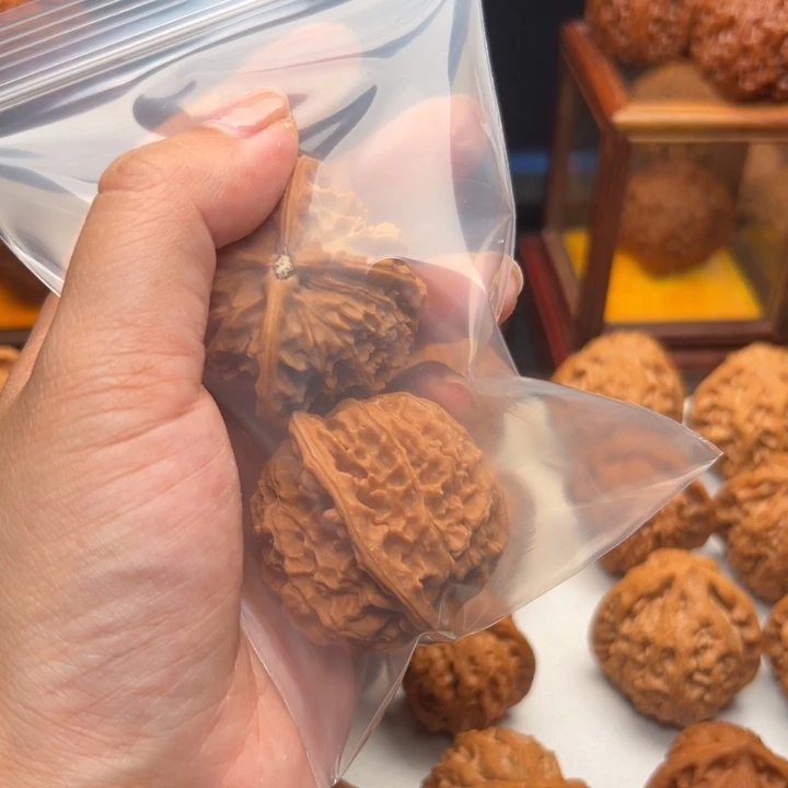 桃核把件剩*六换货好好好好好