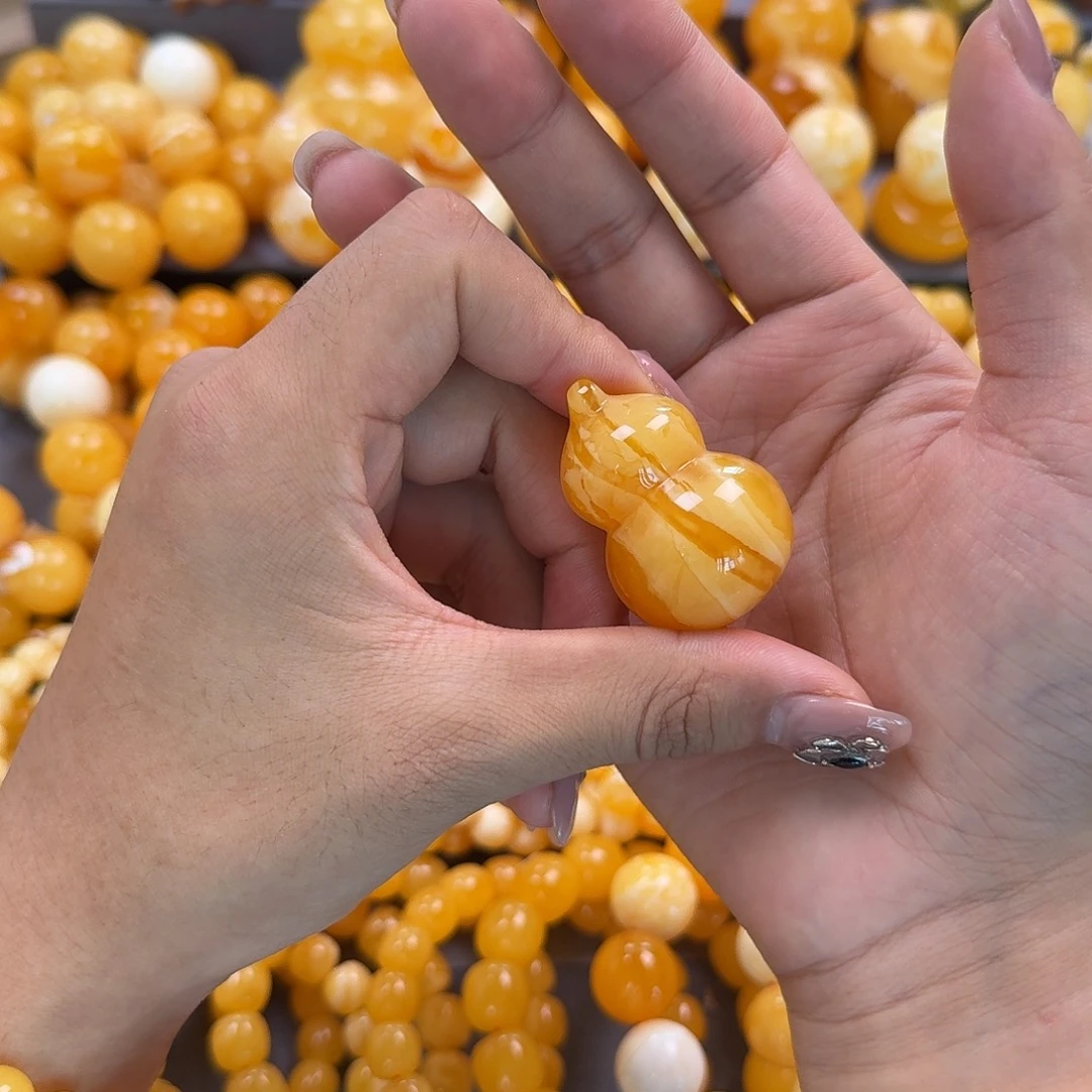 蜜蜡未镶嵌珠宝奇石