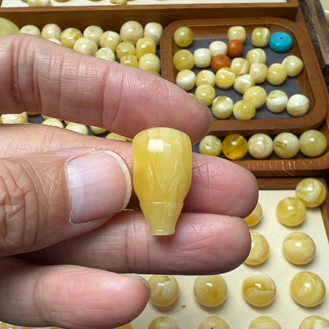 苜***蓿裸石蜜蜡未镶嵌琥珀蜜蜡