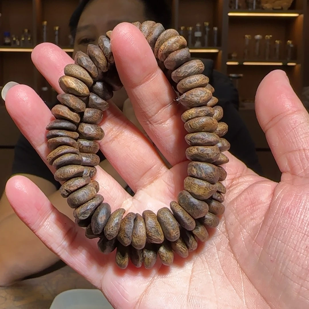沉香手串单圈金母树壳子沉水1.2/18g多样性发一条