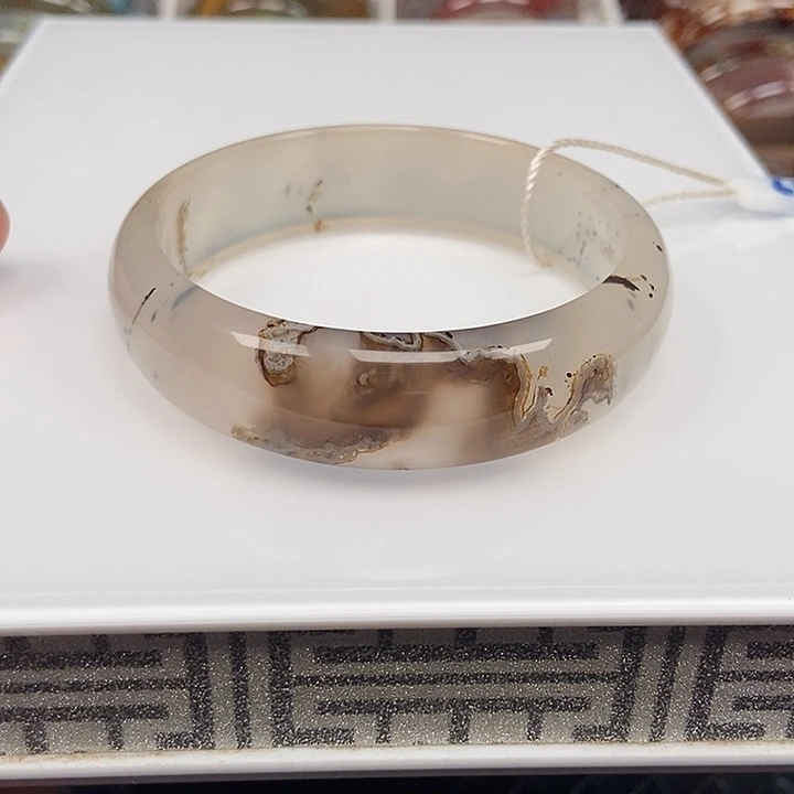 玛瑙/玉髓手镯未镶嵌娟