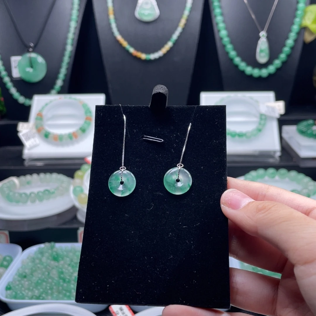 石英质玉（非洲翠）银S925镶嵌耳钉