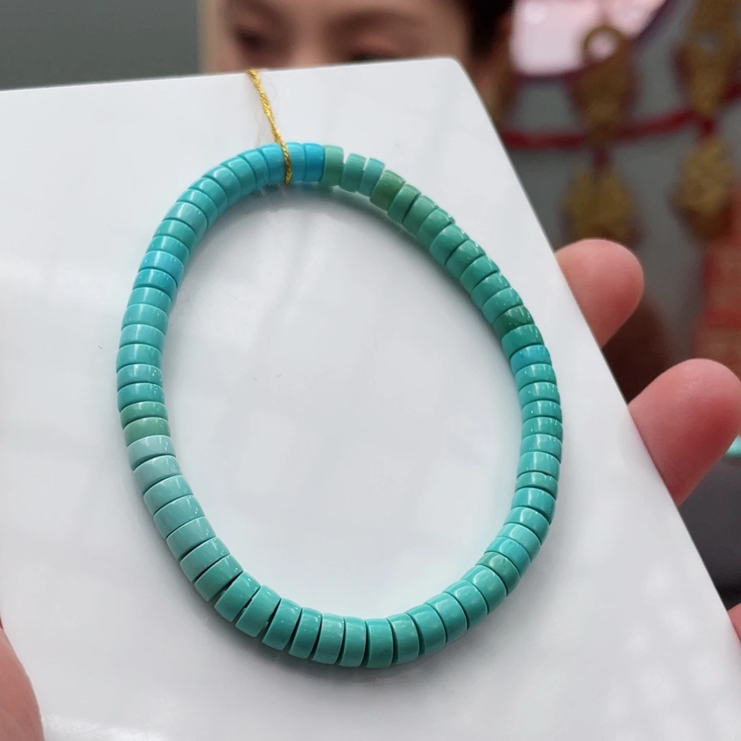 绿松石颈饰未镶嵌