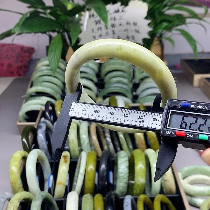 未镶嵌蛇纹石玉手镯120