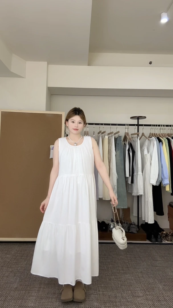 2025新款白色无袖背心连衣裙子度假绝美长裙加宽大码7090