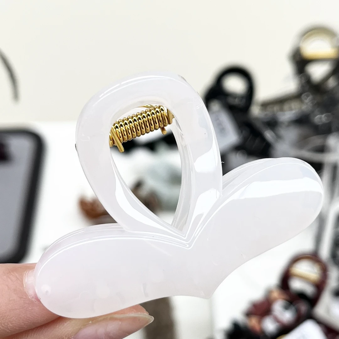 L793仿玉透白6.5cm小号爱心花朵抓夹气质轻奢小众设计感时尚百搭