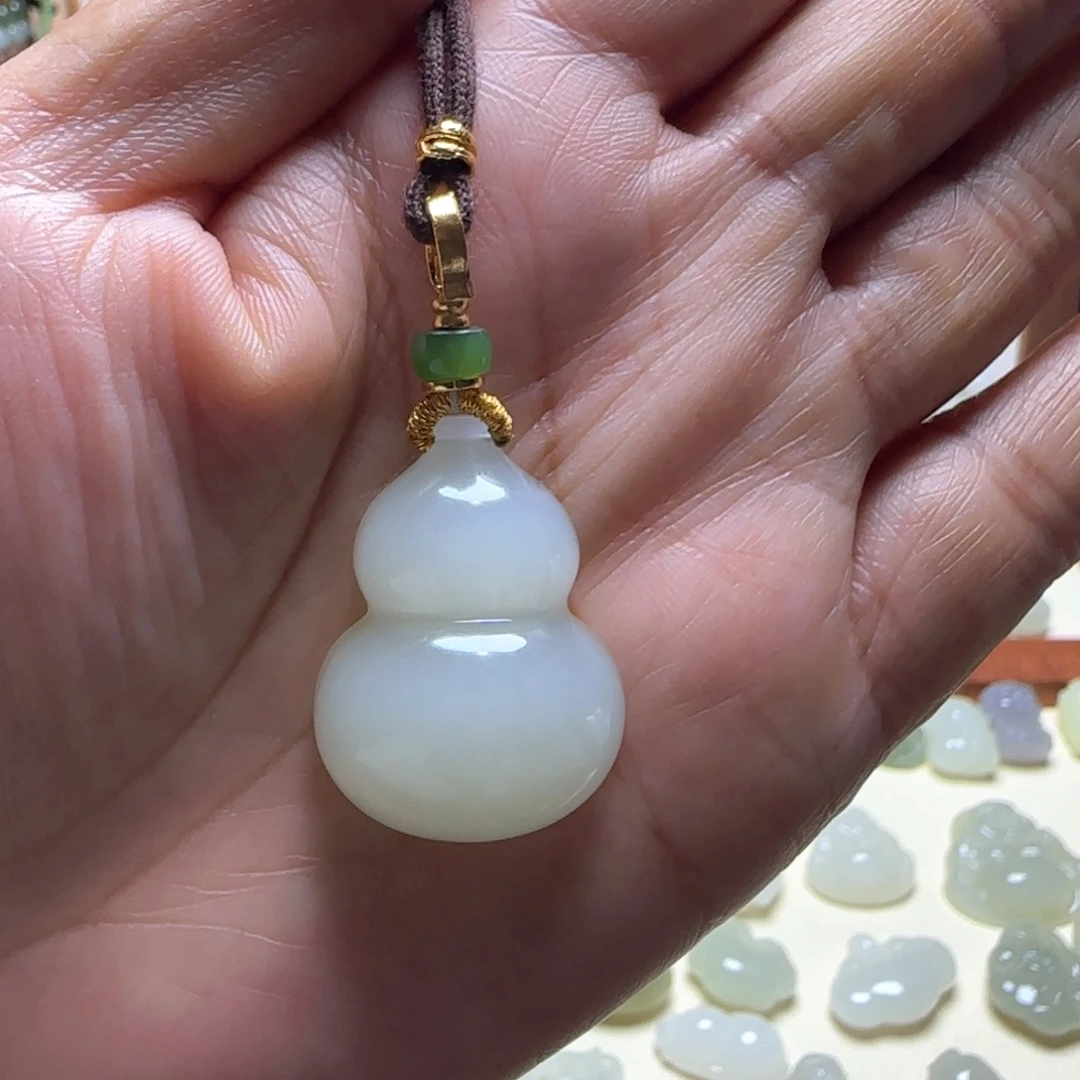 今***麽和田玉未镶嵌颈饰