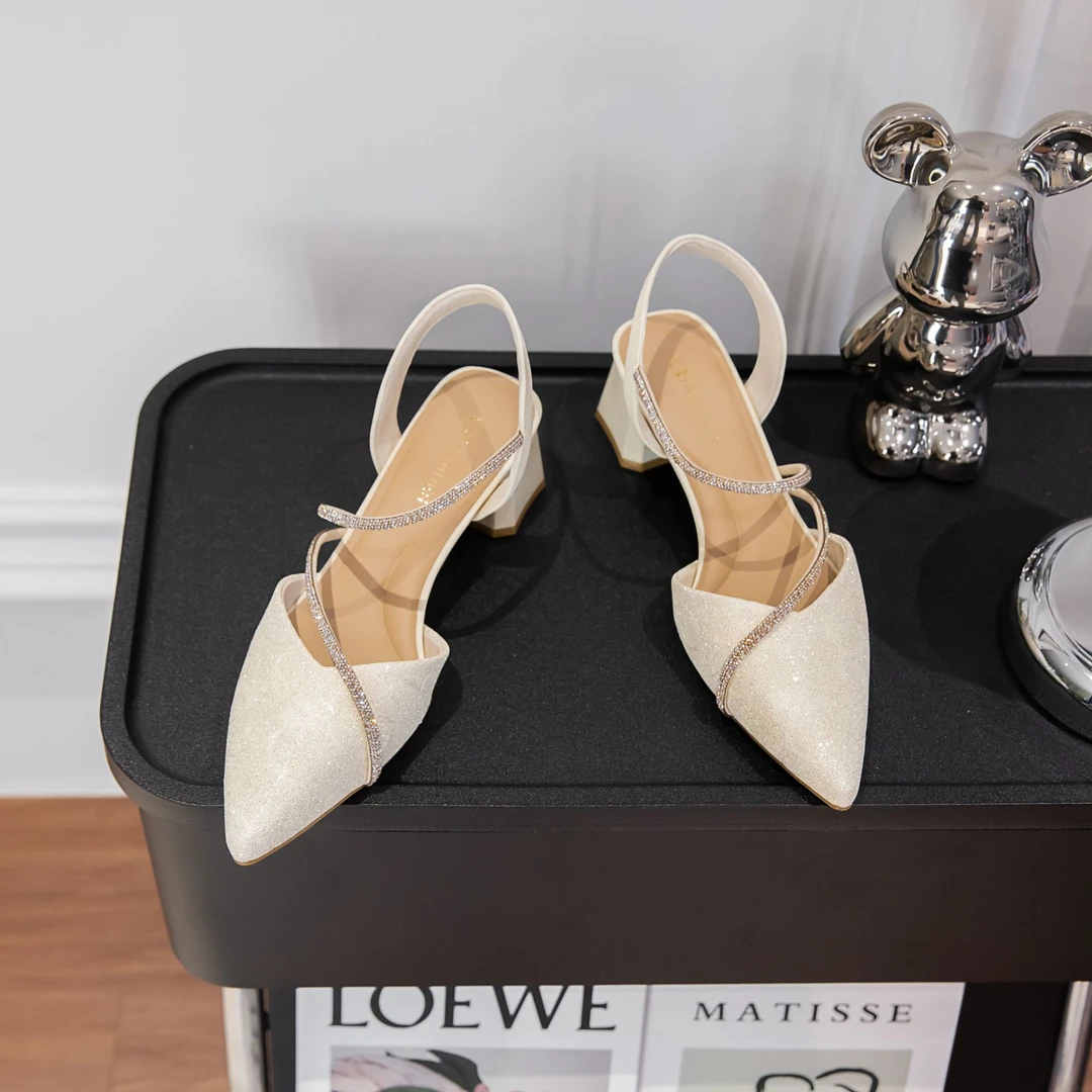 脚王夏季超纤橡胶底尖头中粗跟女时装后空单凉鞋气质KN260247中跟