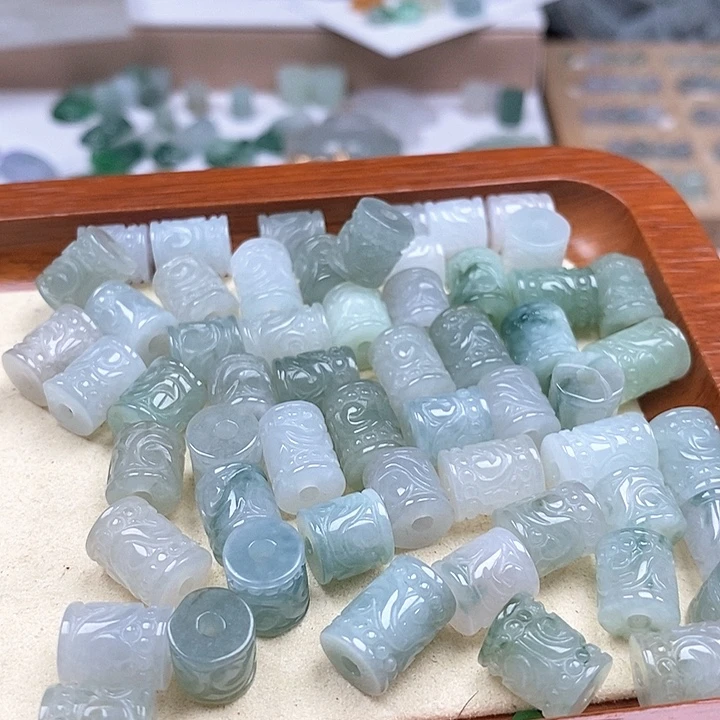 翡翠未镶嵌吊坠(不含链)一个45