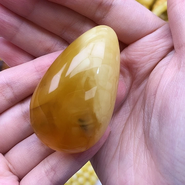 蜜蜡未镶嵌珠宝奇石